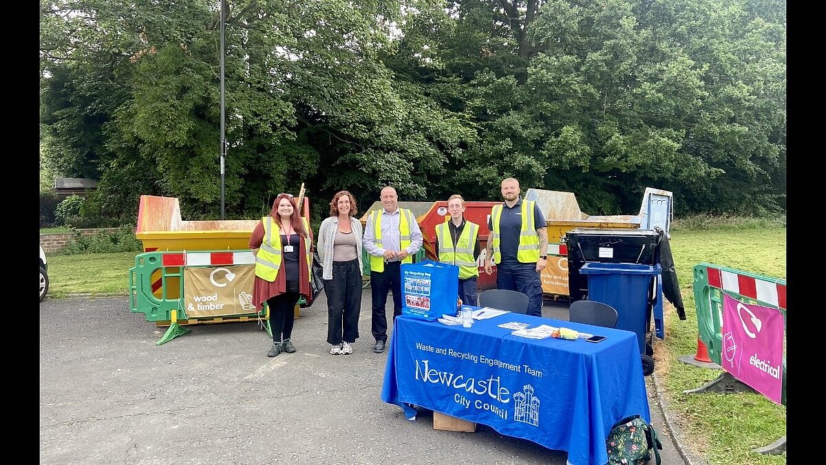 Recycling Engagement Team comes to Manor Park Newcastle upon Tyne