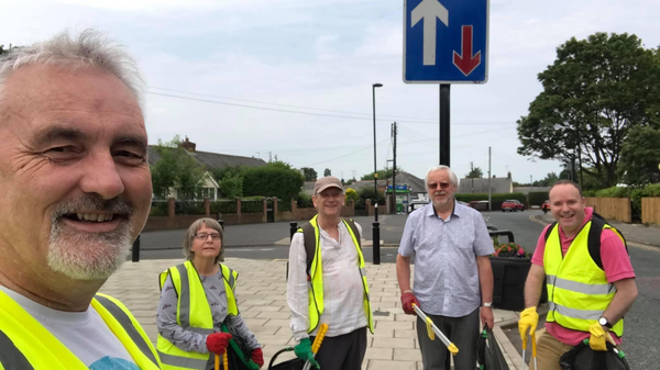 Lib Dem volunteers out litter picking